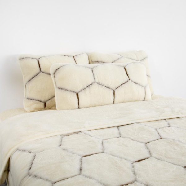 CASHQUILT135-HEX_4_900x Cashmere Wool Quilt – Natural Hex